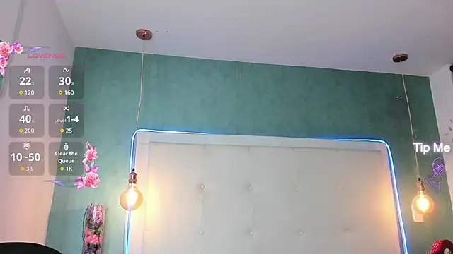 Snapshot of mia_gomez7 chatting on 04/05/26, 01:08 mia gomez7 online show from 04/05/26, 01:08