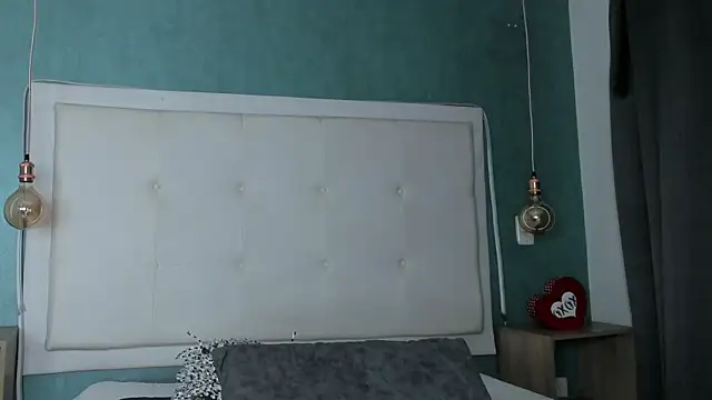 Snapshot of mia_gomez7 chatting on 07/02/26, 01:39 mia gomez7 online show from 07/02/26, 01:39