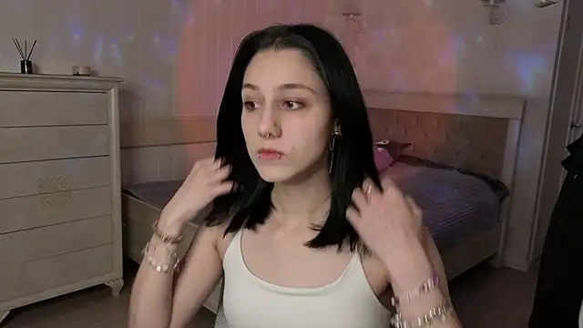 MilaVey online show from 03/26/26, 05:51