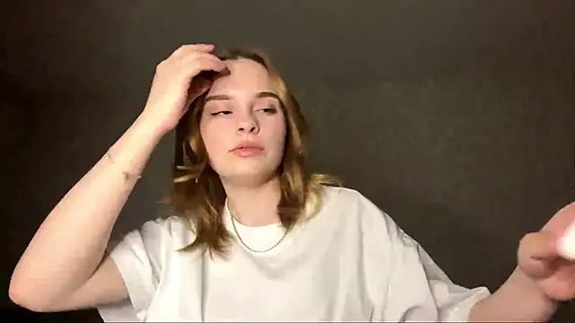 Snapshot of SageFennell chatting on 03/19/26, 05:06 SageFennell online show from 03/19/26, 05:06