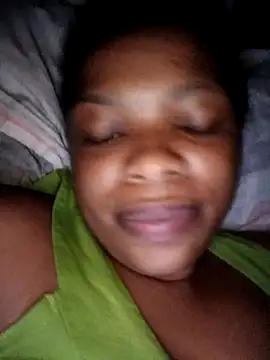 Snapshot of Smalltitiesxxx chatting on 04/05/26, 04:20 Smalltitiesxxx online show from 04/05/26, 04:20