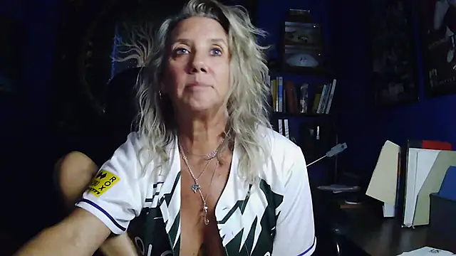 Snapshot of alilliwitch chatting on 03/27/26, 01:11 alilliwitch online show from 03/27/26, 01:11