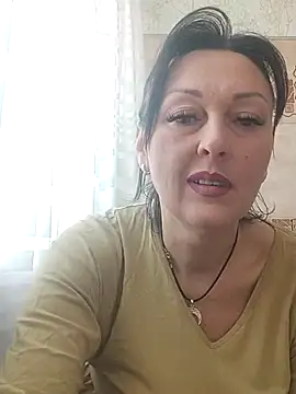 Snapshot of HelgaDennis chatting on 03/27/26, 06:08 HelgaDennis online show from 03/27/26, 06:08