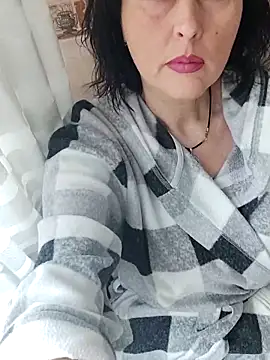 Snapshot of HelgaDennis chatting on 03/29/26, 06:02 HelgaDennis online show from 03/29/26, 06:02