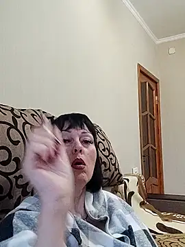 Snapshot of HelgaDennis chatting on 04/01/26, 04:35 HelgaDennis online show from 04/01/26, 04:35