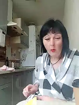 Snapshot of HelgaDennis chatting on 04/01/26, 02:03 HelgaDennis online show from 04/01/26, 02:03