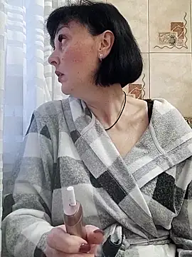 Snapshot of HelgaDennis chatting on 04/02/26, 04:15 HelgaDennis online show from 04/02/26, 04:15