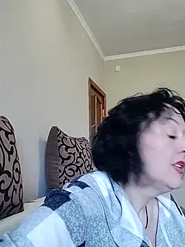 Snapshot of HelgaDennis chatting on 04/15/26, 06:53 HelgaDennis online show from 04/15/26, 06:53