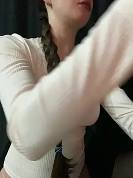 shrie beverlyy045 online show from 04/05/26, 11:35