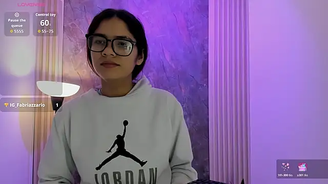 alina sauvage online show from 04/11/26, 11:14