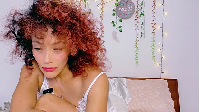 Snapshot of Ajua__Uva chatting on 03/27/26, 02:28 Ajua Uva online show from 03/27/26, 02:28