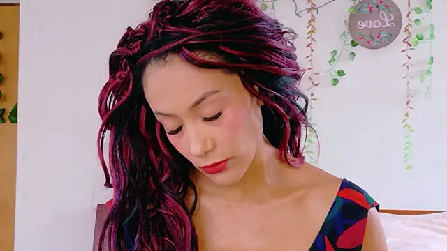 Snapshot of Ajua__Uva chatting on 04/13/26, 08:14 Ajua Uva online show from 04/13/26, 08:14