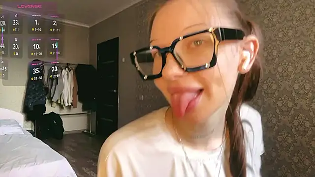 honeywander online show from 03/28/26, 03:28