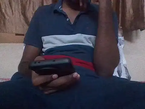 Snapshot of bulls_eye35 chatting on 04/16/26, 04:46 bulls eye35 online show from 04/16/26, 04:46