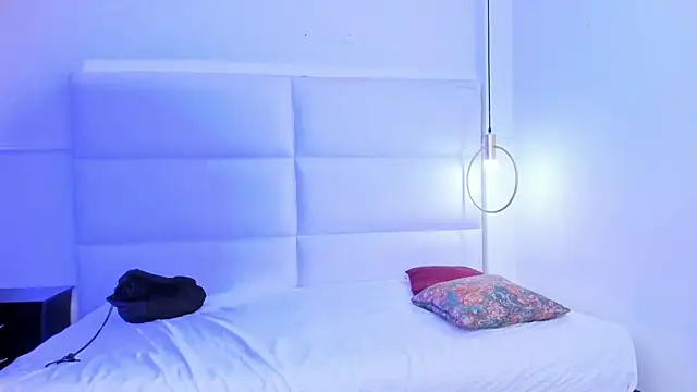 your d0ll1 online show from 04/15/26, 12:23