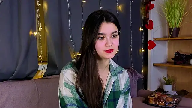 LuciKardos online show from 03/25/26, 08:15