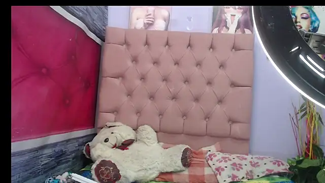 Snapshot of sharlothks chatting on 03/21/26, 08:19 sharlothks online show from 03/21/26, 08:19