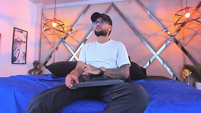 Snapshot of KyleJoss30 chatting on 03/19/26, 10:03 KyleJoss30 online show from 03/19/26, 10:03