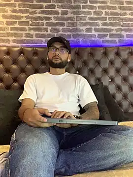 Snapshot of KyleJoss30 chatting on 03/24/26, 09:09 KyleJoss30 online show from 03/24/26, 09:09