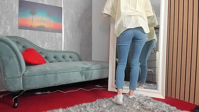 AnyaGlow online show from 04/13/26, 08:47