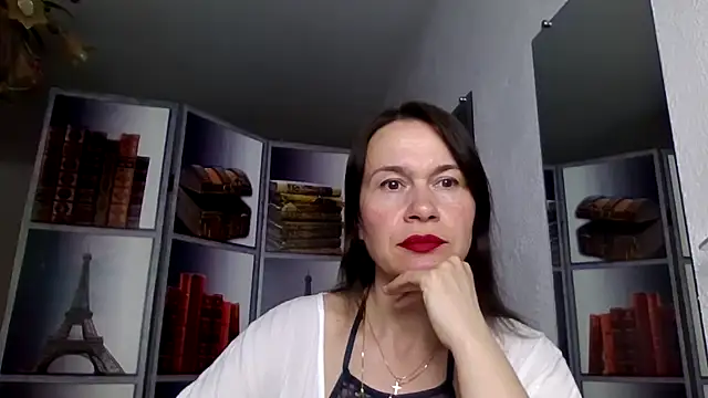 Snapshot of Selena_Moo chatting on 04/14/26, 07:14 Selena Moo online show from 04/14/26, 07:14