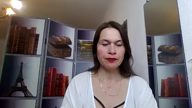 Snapshot of Selena_Moo chatting on 04/29/26, 07:31 Selena Moo online show from 04/29/26, 07:31