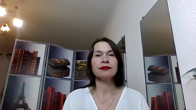 Snapshot of Selena_Moo chatting on 05/15/26, 08:32 Selena Moo online show from 05/15/26, 08:32