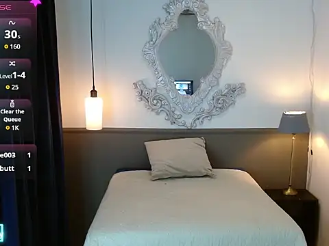 roxxxan  online show from 04/07/26, 10:53