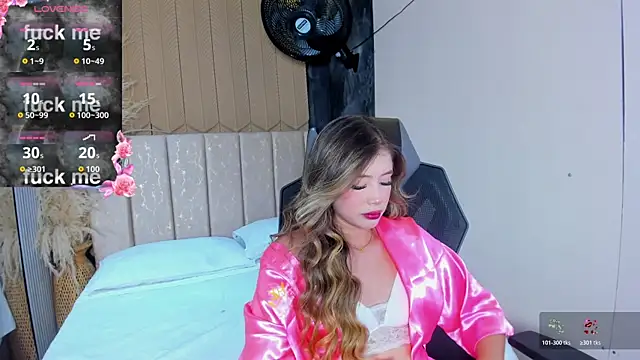 Snapshot of EmilyJohnsoon chatting on 04/11/26, 08:46 EmilyJohnsoon online show from 04/11/26, 08:46