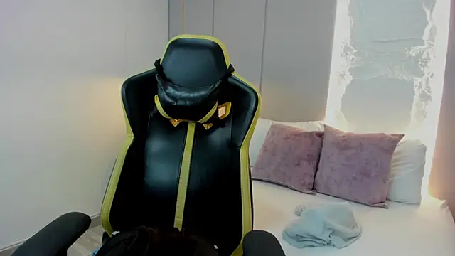 Snapshot of kira_relish chatting on 04/09/26, 11:15 kira relish online show from 04/09/26, 11:15