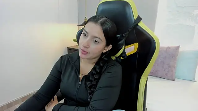 Snapshot of kira_relish chatting on 04/14/26, 11:16 kira relish online show from 04/14/26, 11:16