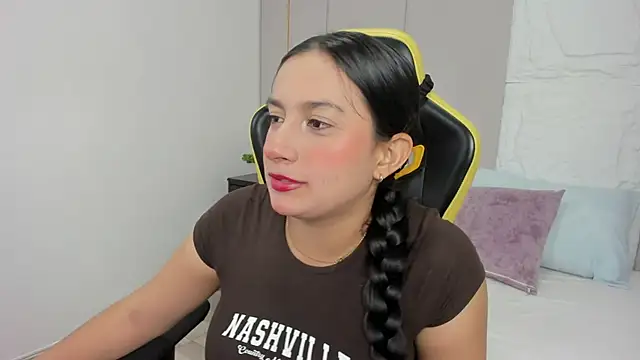 Snapshot of kira_relish chatting on 04/15/26, 11:06 kira relish online show from 04/15/26, 11:06