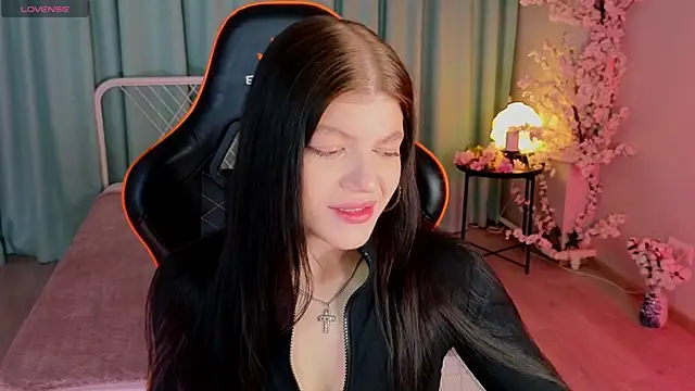 Softeach online show from 04/12/26, 08:36