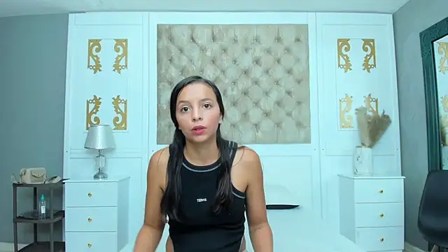 Snapshot of NicolleJane chatting on 03/23/26, 01:37 NicolleJane online show from 03/23/26, 01:37