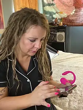 adirajade online show from 04/15/26, 07:58