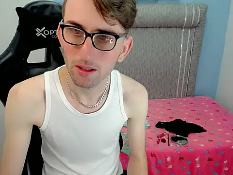 Snapshot of Dani_high chatting on 04/05/26, 11:18 Dani high online show from 04/05/26, 11:18