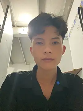 Nguyencuong1999 online show from 04/10/26, 07:46