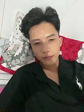 Nguyencuong1999 online show from 04/13/26, 10:37