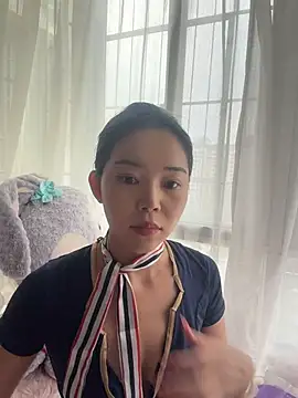 kiki-chloe online show from 04/15/26, 07:04