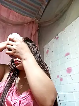 Hena   online show from 04/04/26, 10:18