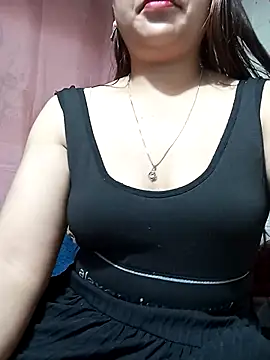 Hena   online show from 04/08/26, 11:59