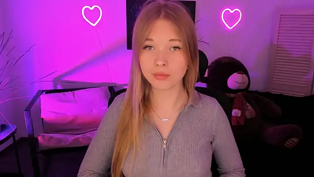 LunasFrost online show from 04/06/26, 04:52