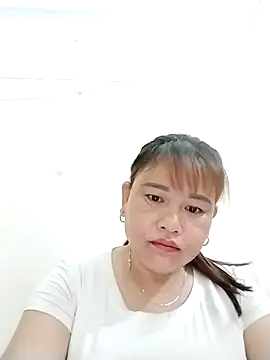 Moubie1 online show from 04/08/26, 06:41