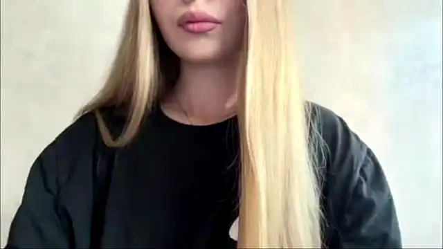 Snapshot of CarolineNine chatting on 07/15/26, 03:17 CarolineNine online show from 07/15/26, 03:17