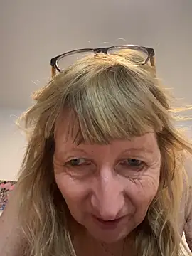 MatureKim online show from 04/15/26, 07:58