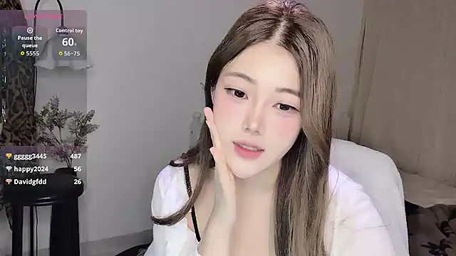 ceekie-77 online show from 04/13/26, 11:43