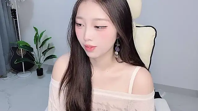 Yukiy8877 online show from 04/02/26, 09:51