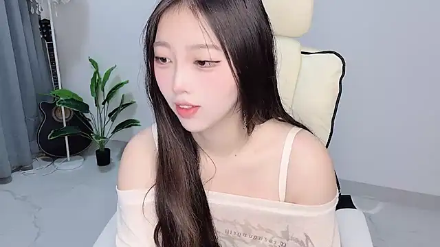 Yukiy8877 online show from 04/02/26, 09:56