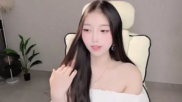 Yukiy8877 online show from 04/08/26, 10:59