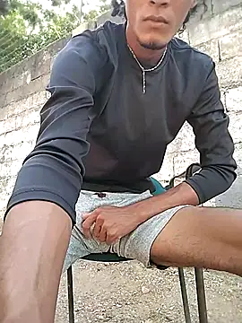 spittermasterpig1 online show from 04/13/26, 01:16